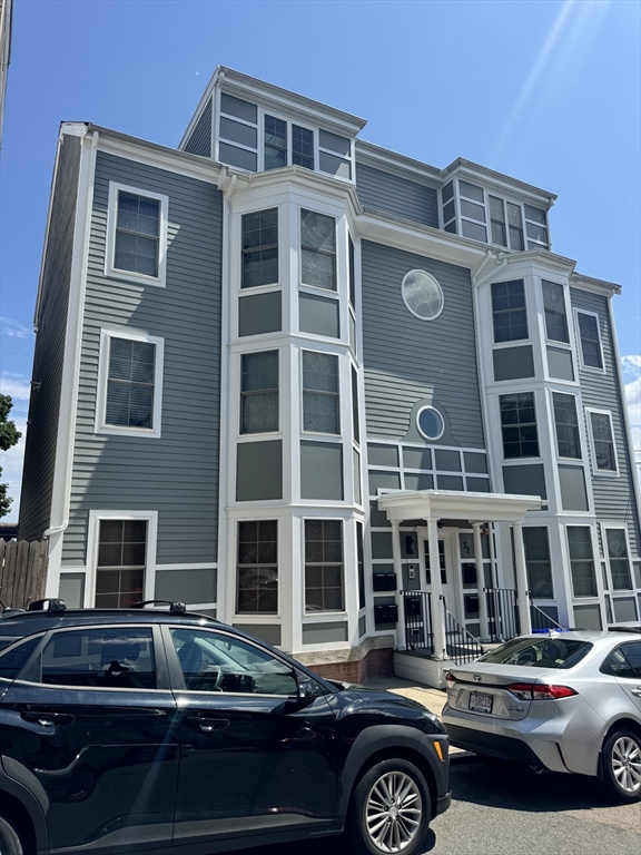 32 Parker St, Charlestown