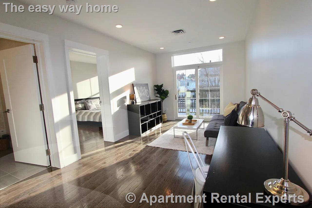 434 Mcgrath Hwy, Prospect Hill