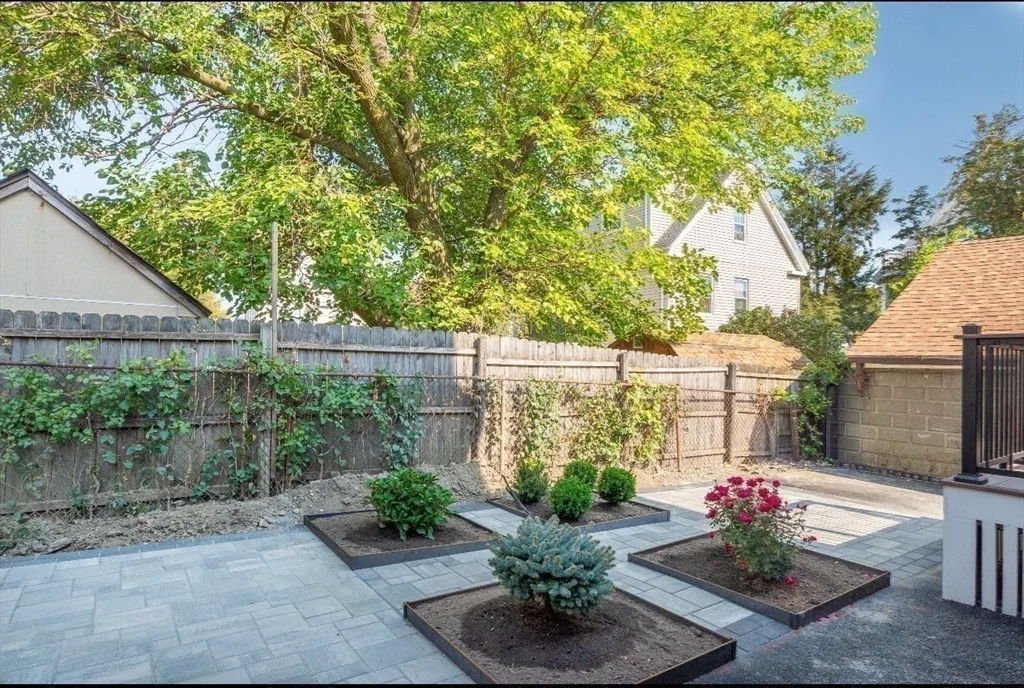 85 Morton Ave, Medford