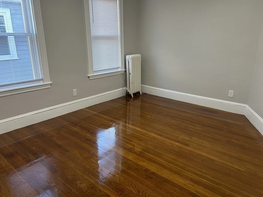 21-21a Carney St, Medford