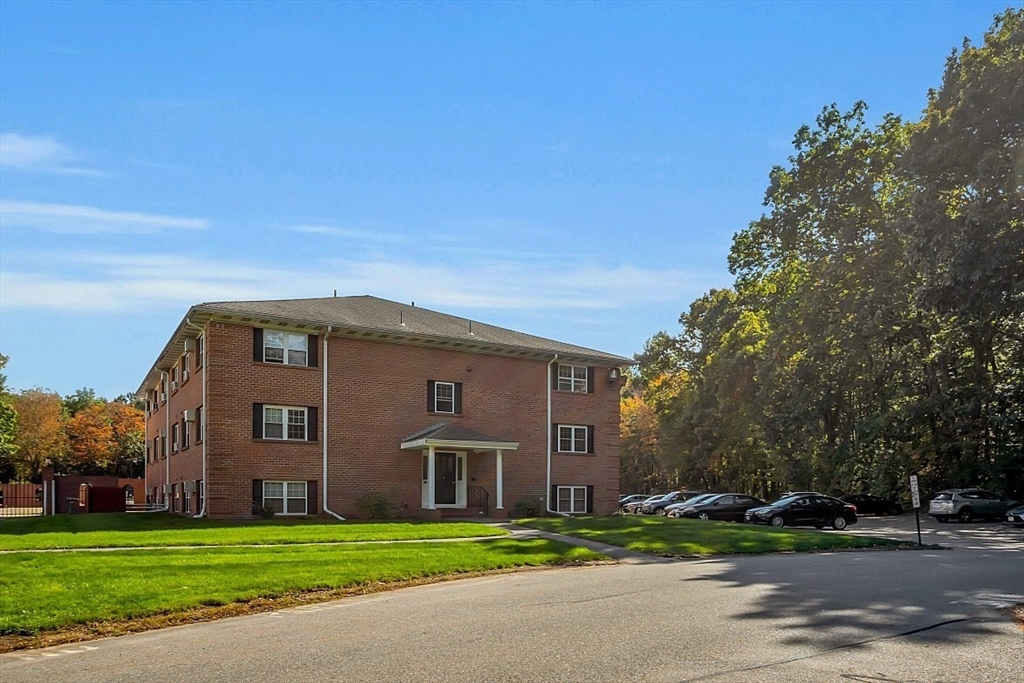 49 Leonard Rd, Boxborough