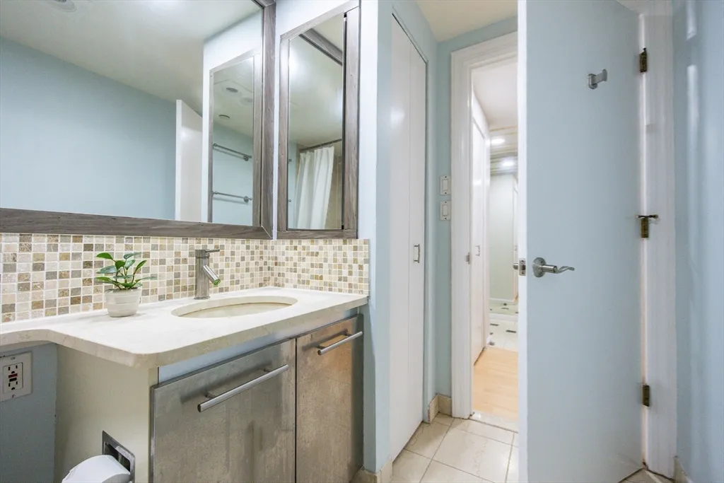 10 Rogers St, East Cambridge