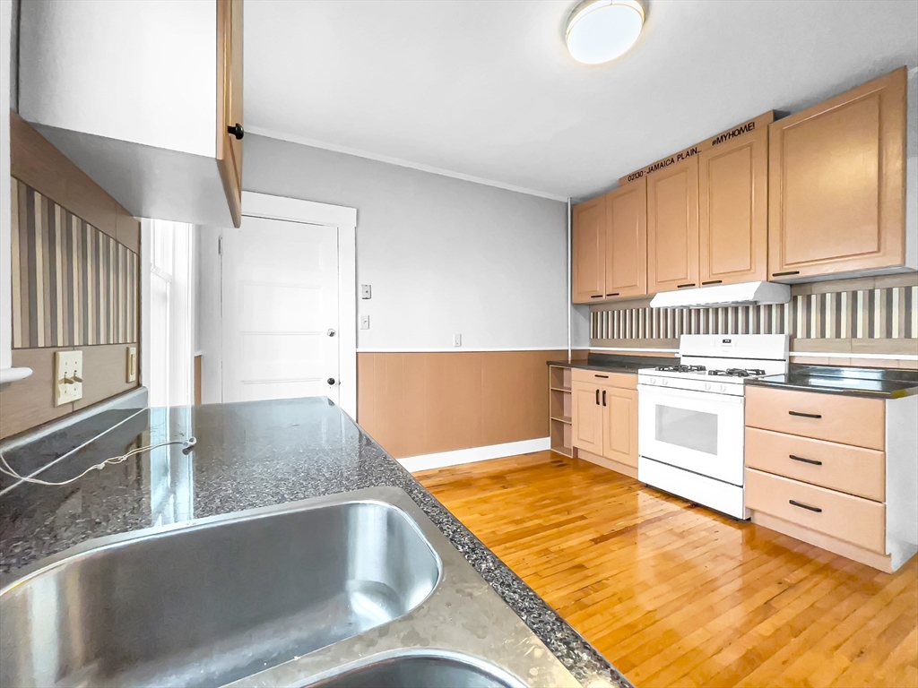 25 Tower St, Jamaica Plain