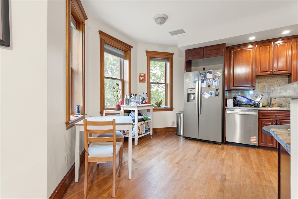 90 Browne St, Coolidge Corner