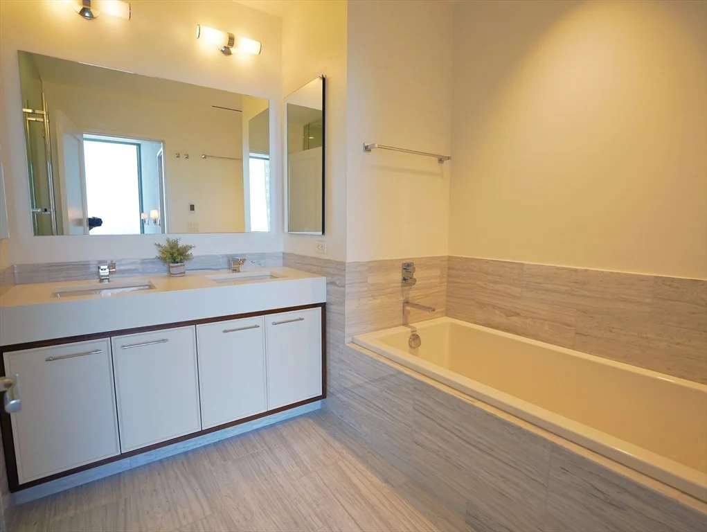 1 Dalton St, Back Bay