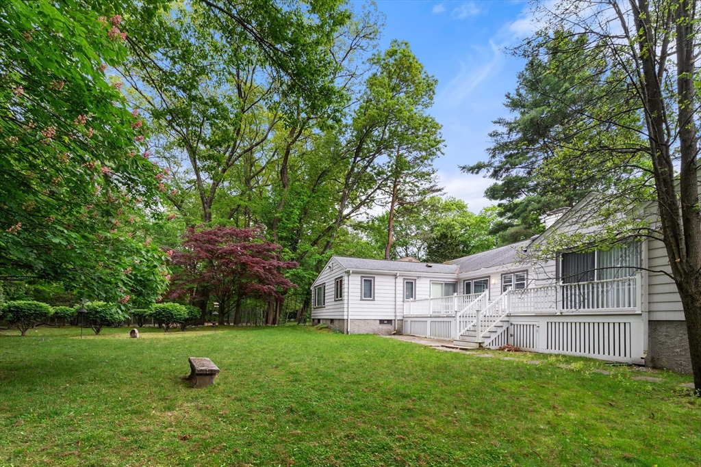 140 Paulson Rd, Waban