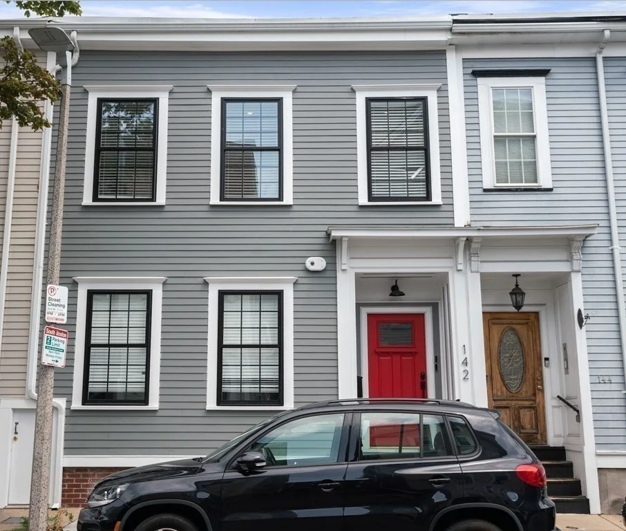 142 West 8th St, South Boston