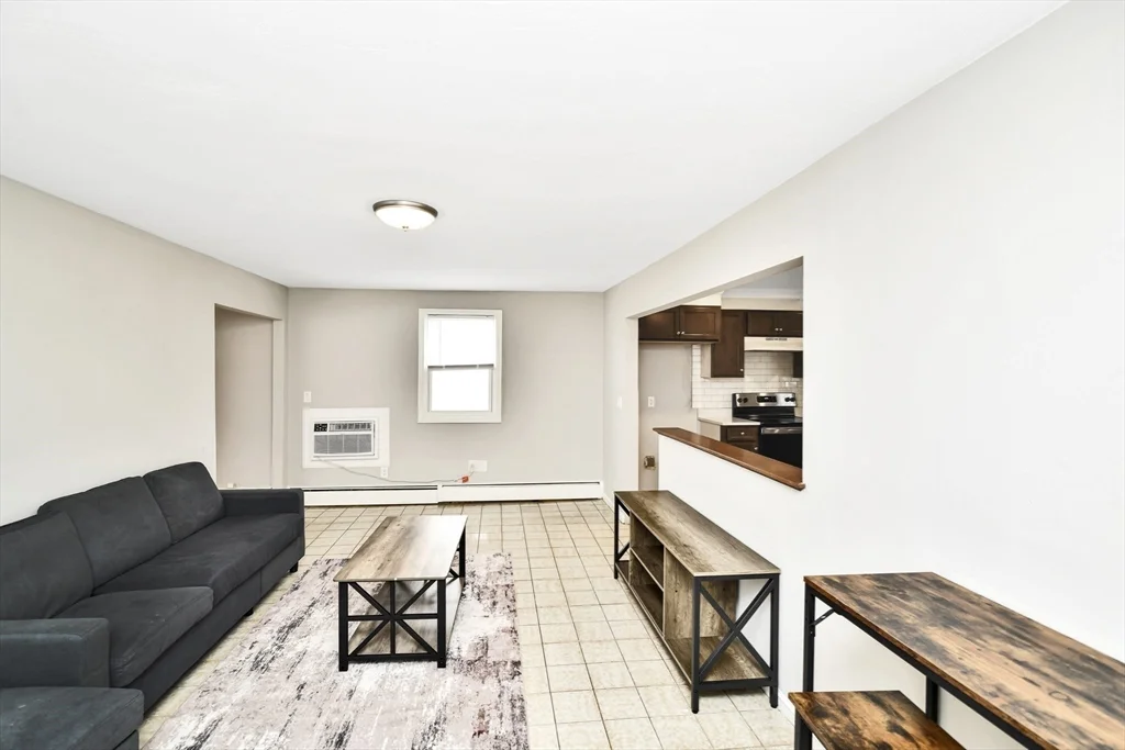 192 Fairmount Ave, Hyde Park