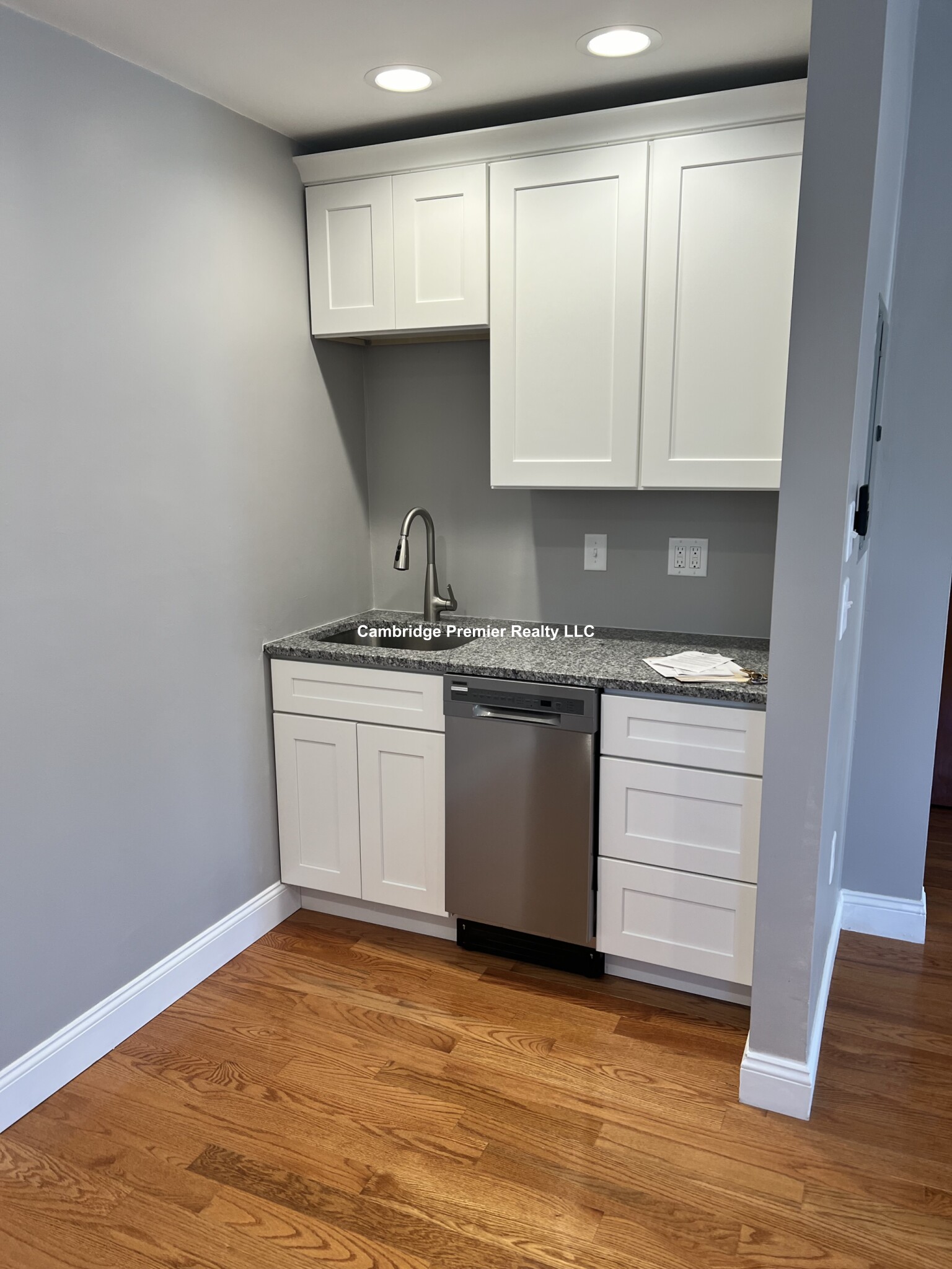 126 Washington St, Medford