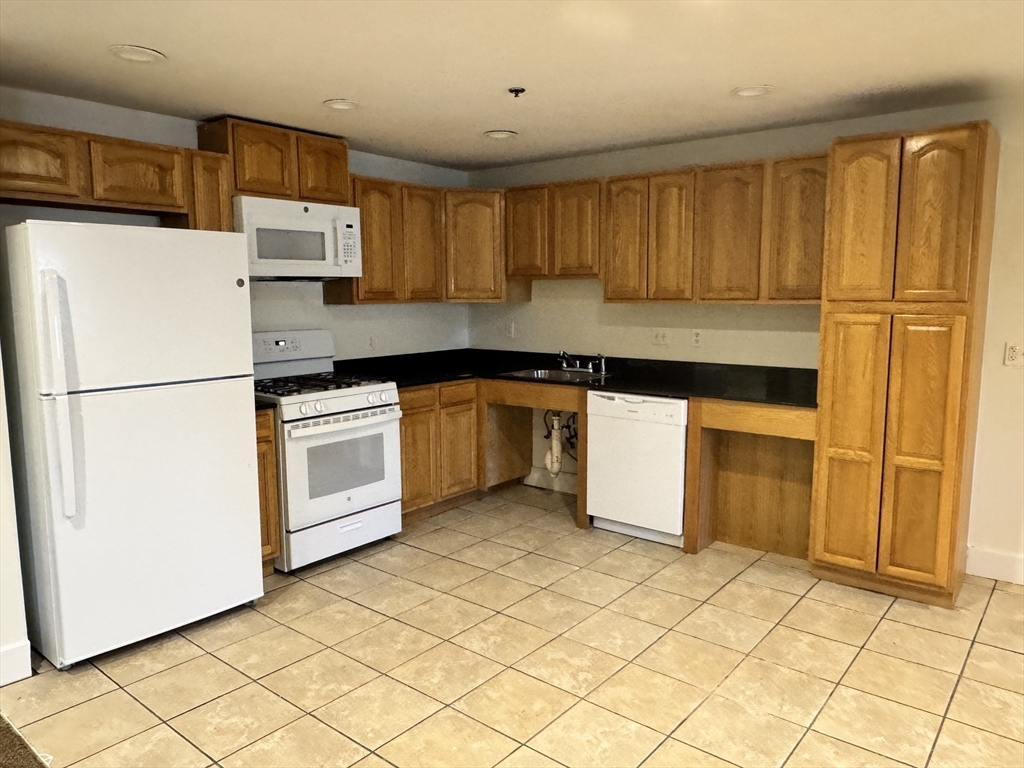 12 Crane St, Southbridge