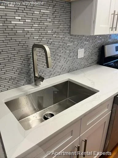 59 Hawthorne St, Davis Square