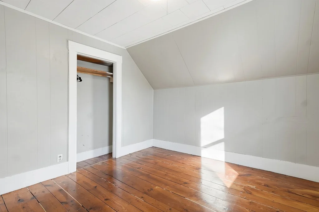 29 Allen St, Gardner