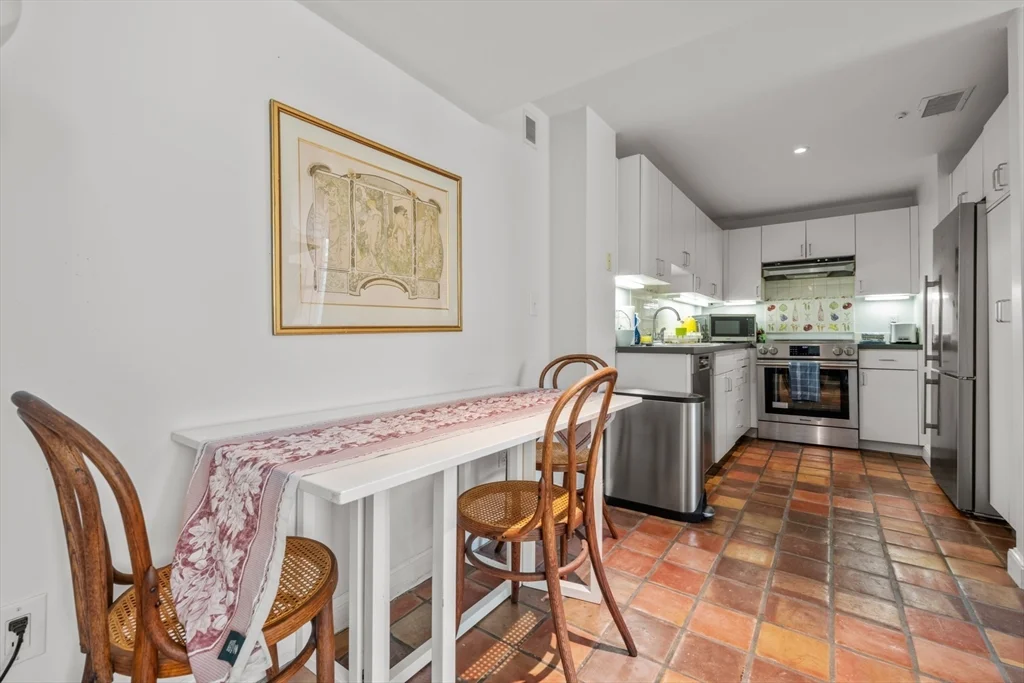 14 Craigie St, West Cambridge