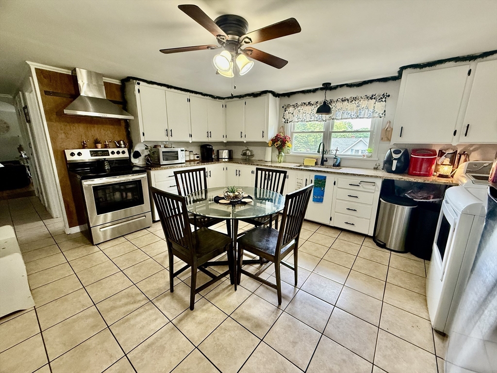 21 Langlois Ave, Southbridge