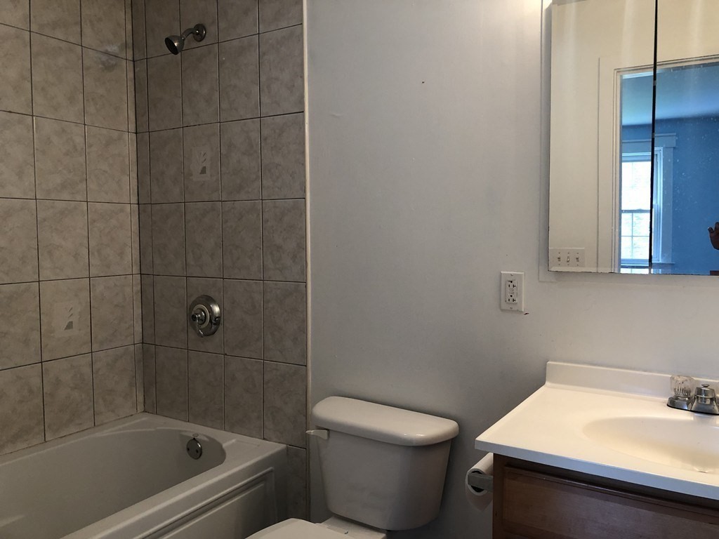 39 Magazine St, Roxbury