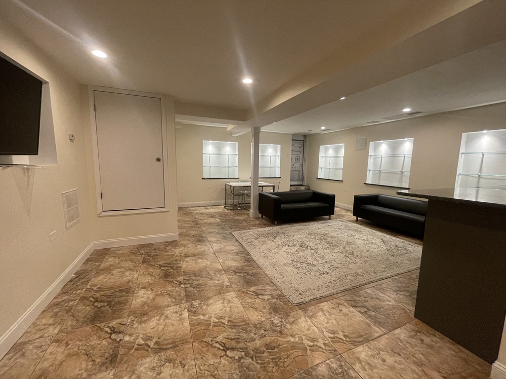 25 Saint Mary's St, Brookline