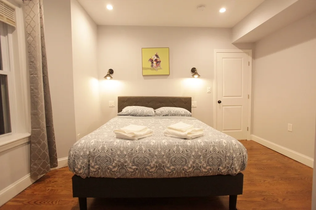 291 Main St, Everett