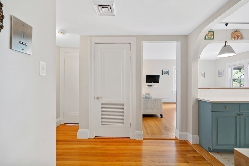 332 Jamaica Way, Jamaica Plain