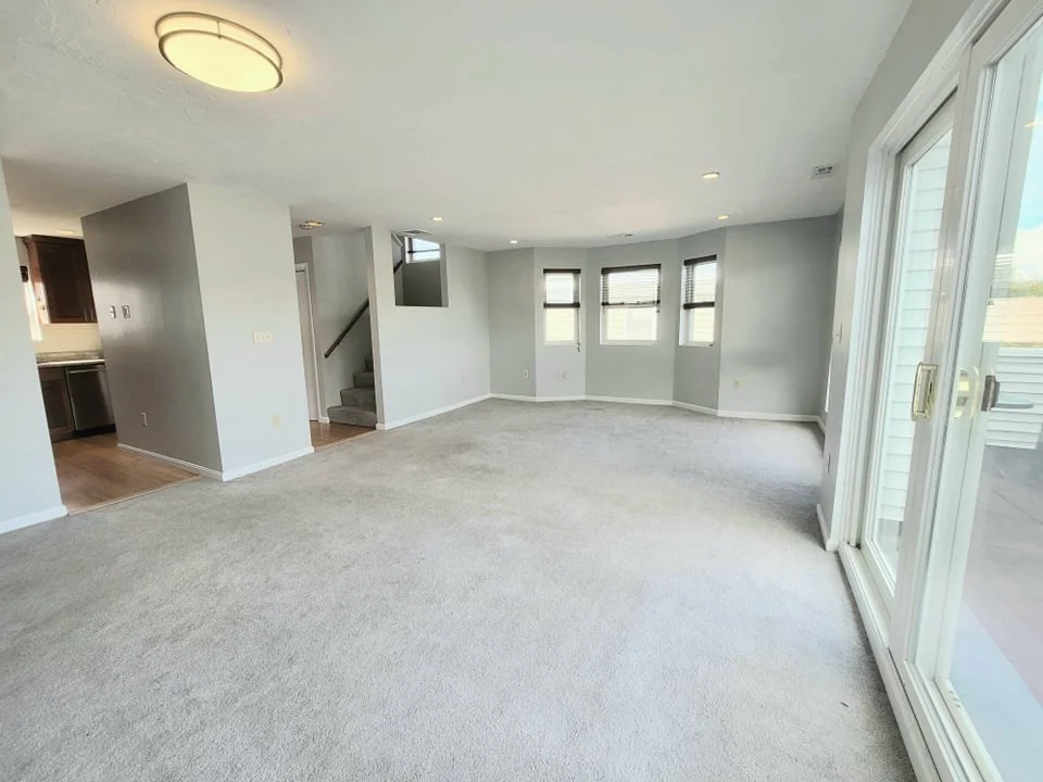 391 Hyde Park Ave, Jamaica Plain