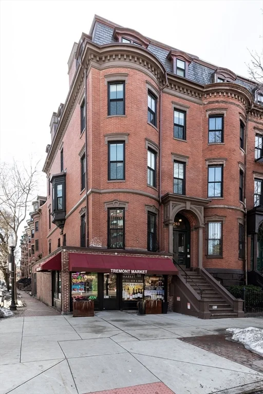 748 Tremont St, South End