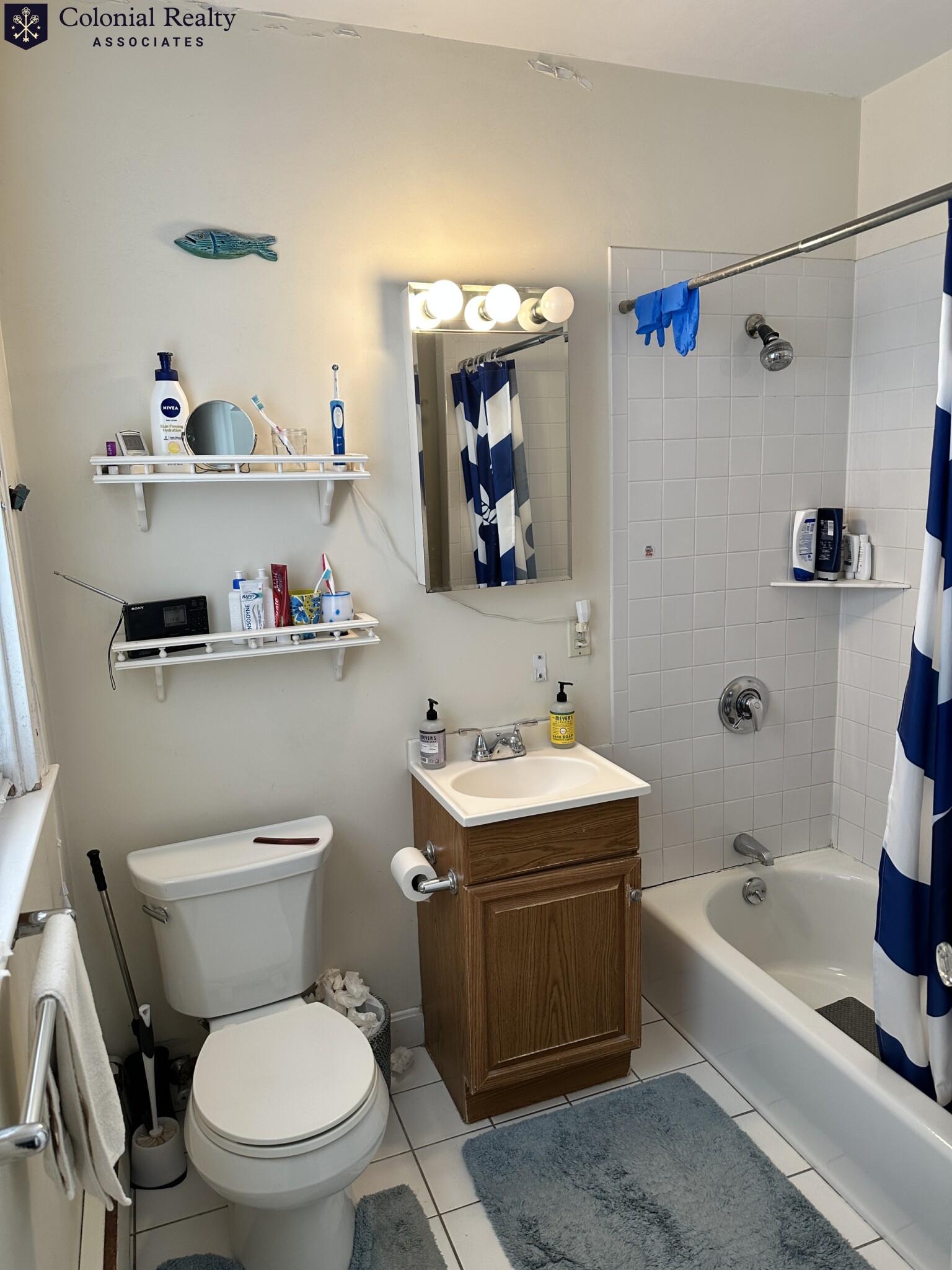 127 Walker Rd, Newtonville