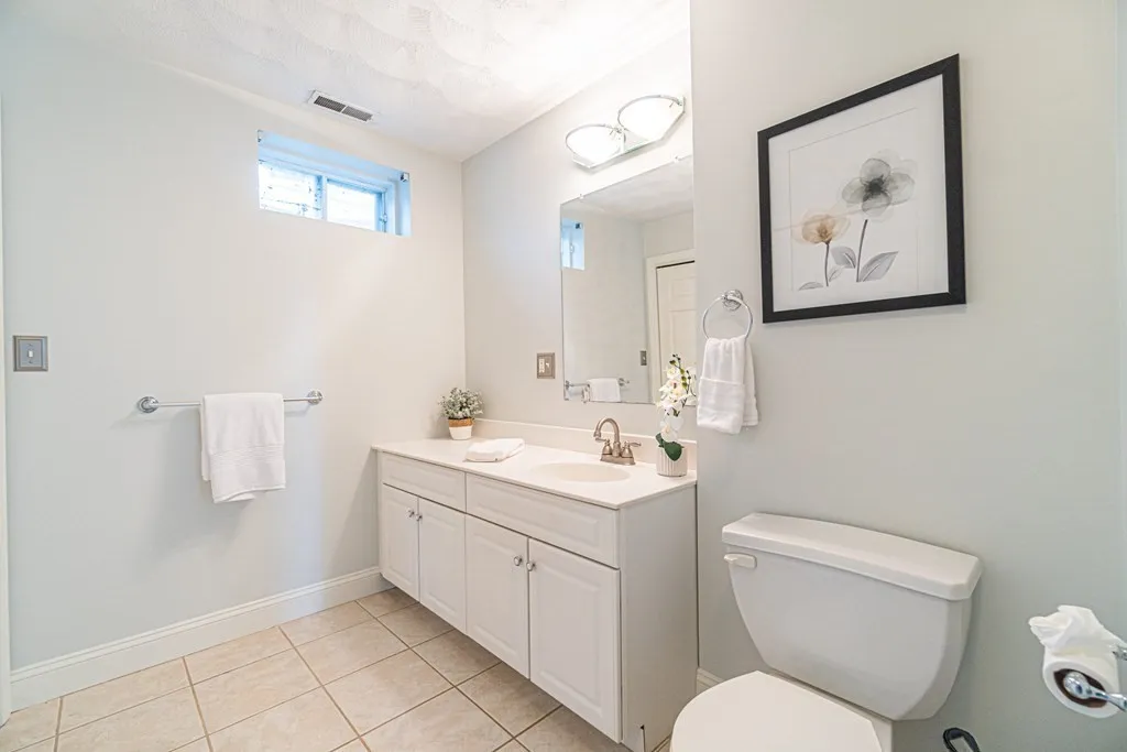 32 Waltham St, Woburn