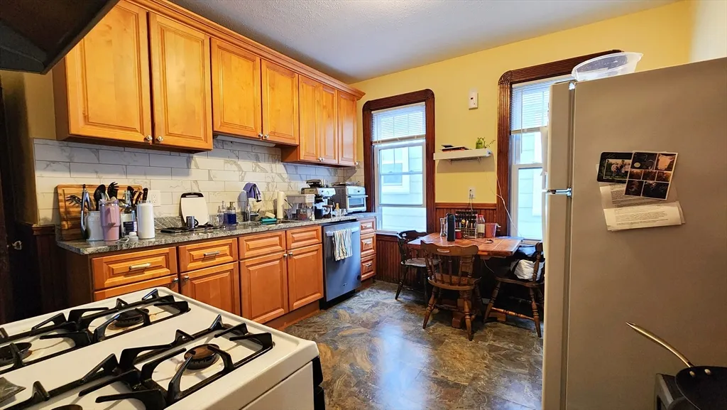 6 Newton St, Cambridgeport