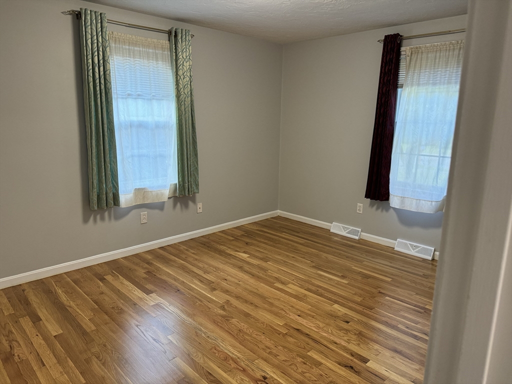 6 Fox Hill Rd, Ashland