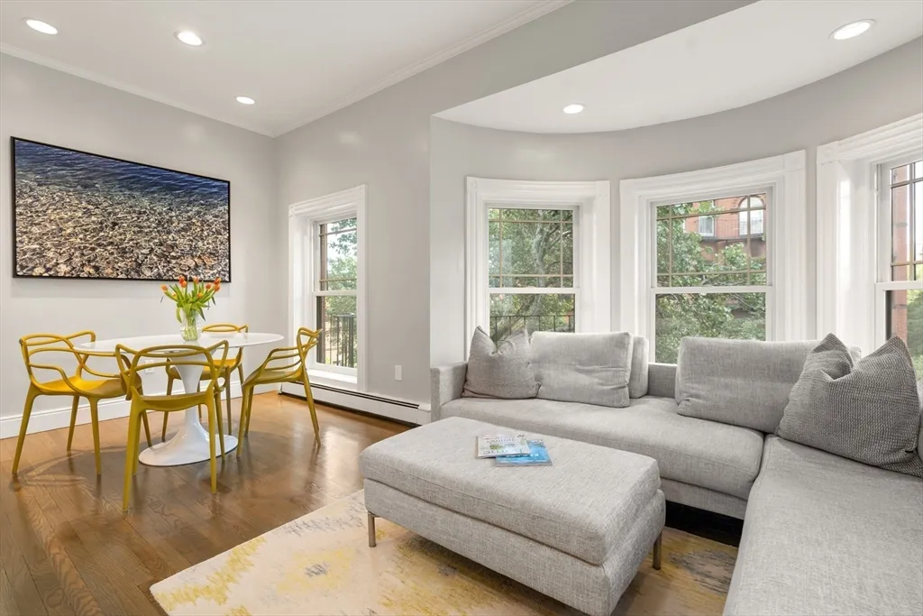 203 Saint Botolph St, Back Bay