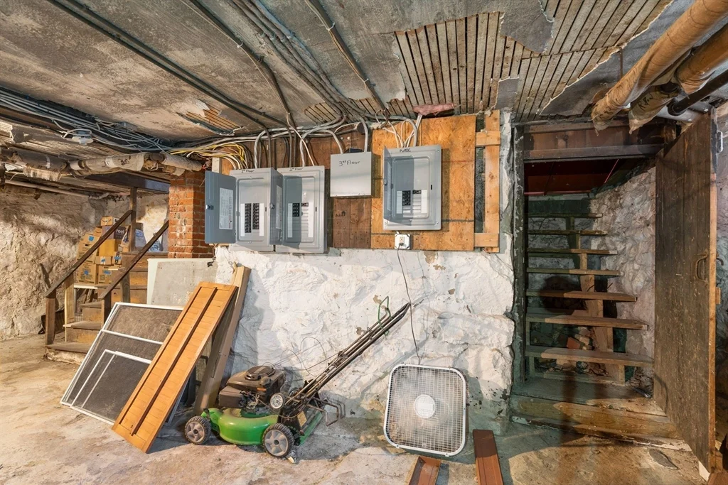 5 Wenham St, Jamaica Plain