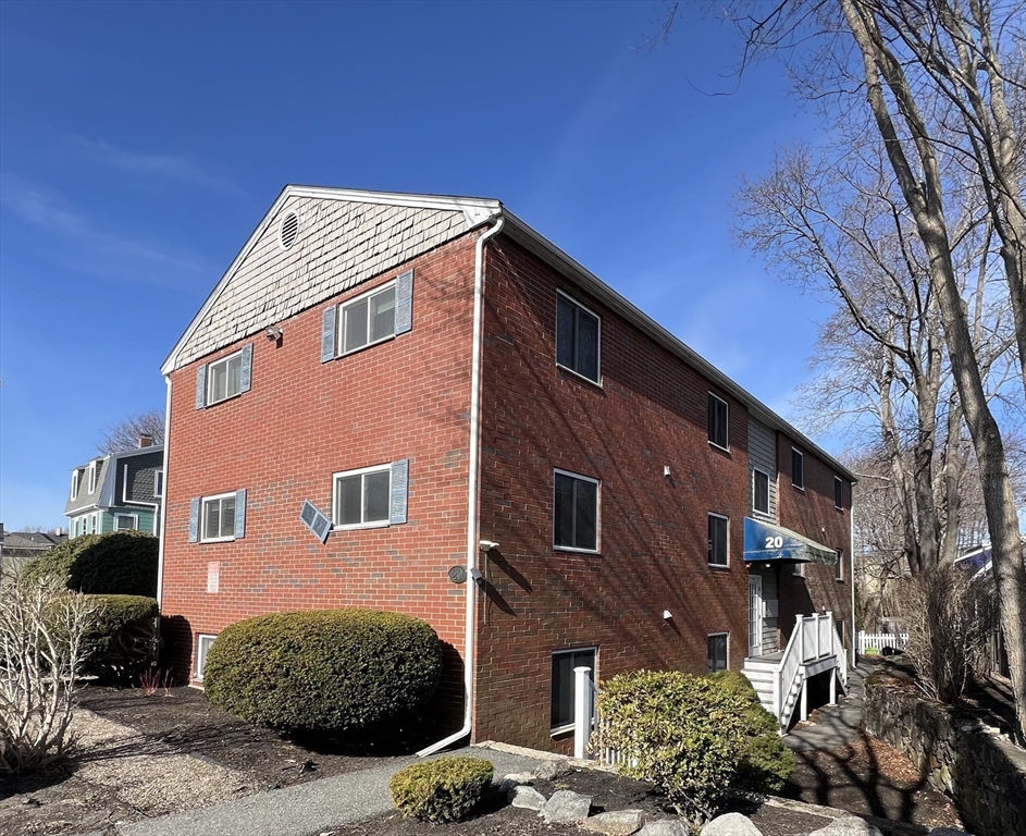 20 Lovett St, Beverly