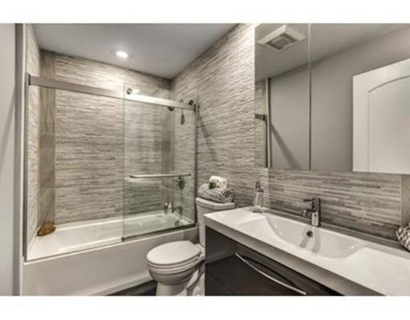 22 Hamlet St, Somerville