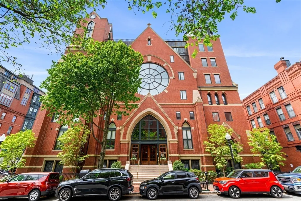 2 Clarendon St, South End