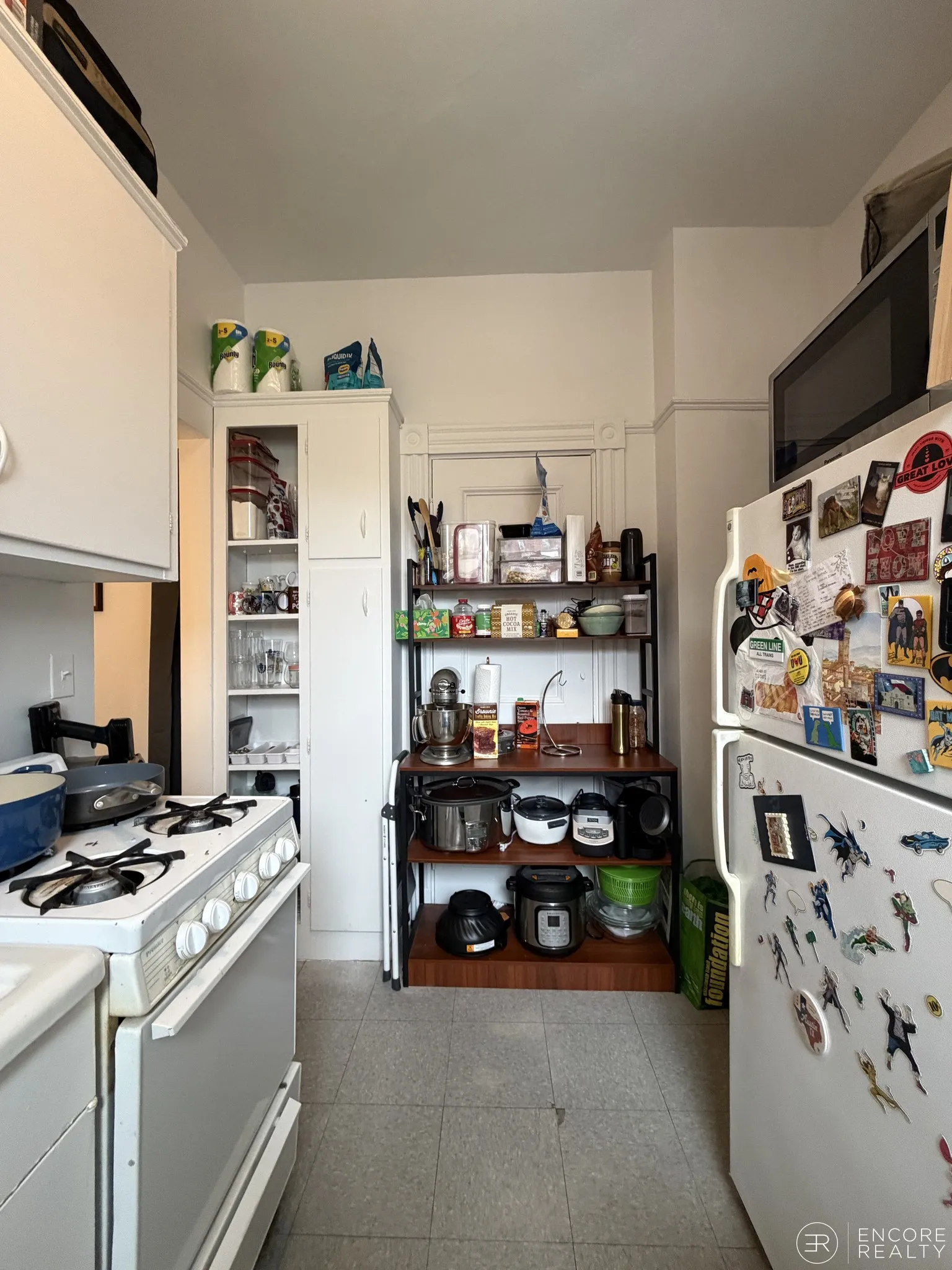 16 Davis Ave, Emerson Gardens