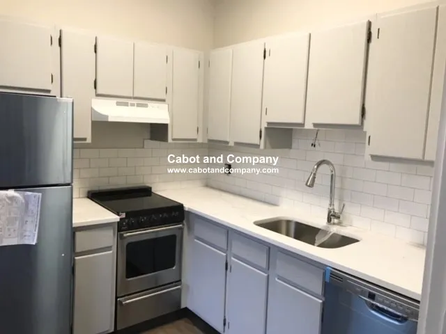 475 Beacon St, Back Bay