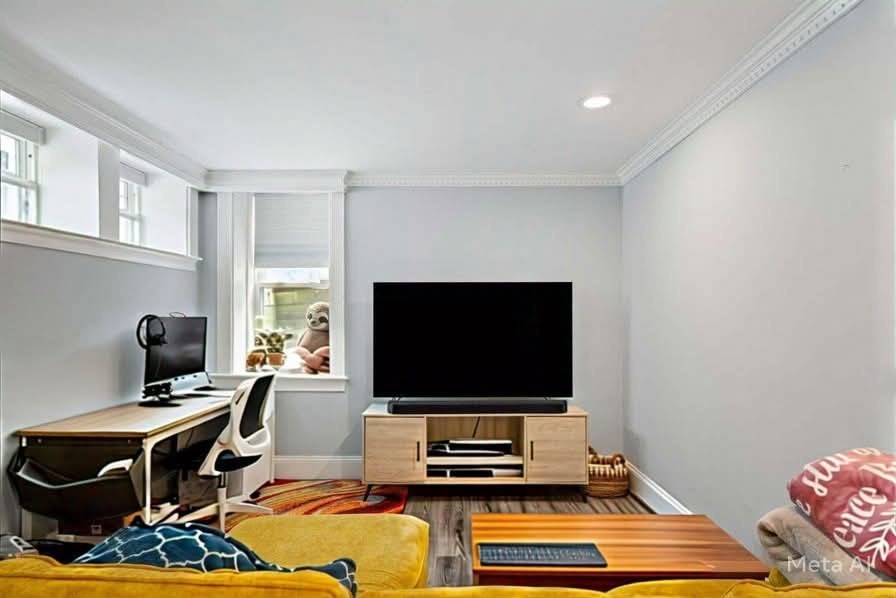 8 Mohawk St, South Boston