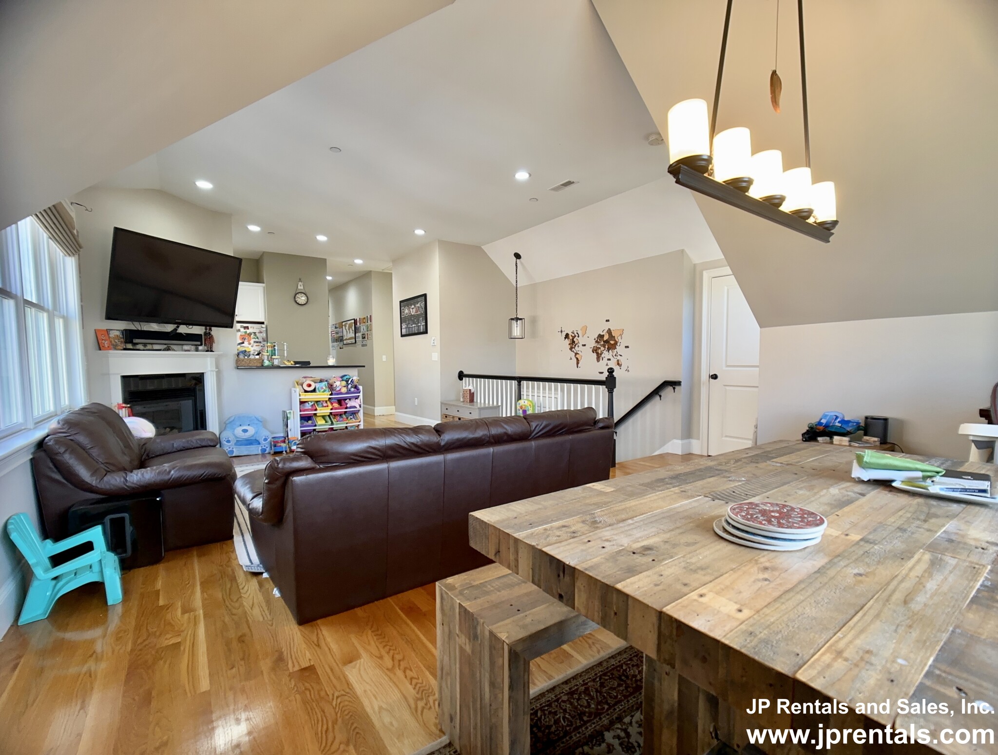 16 A Meehan St, Jamaica Plain