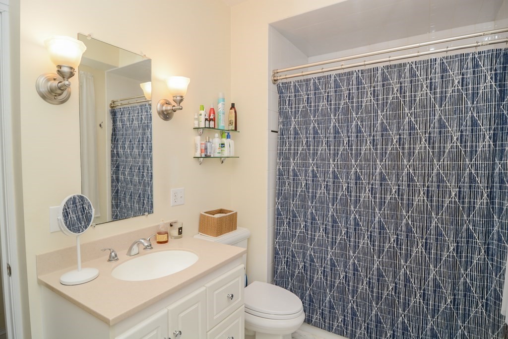 17 Athens St, Riverside