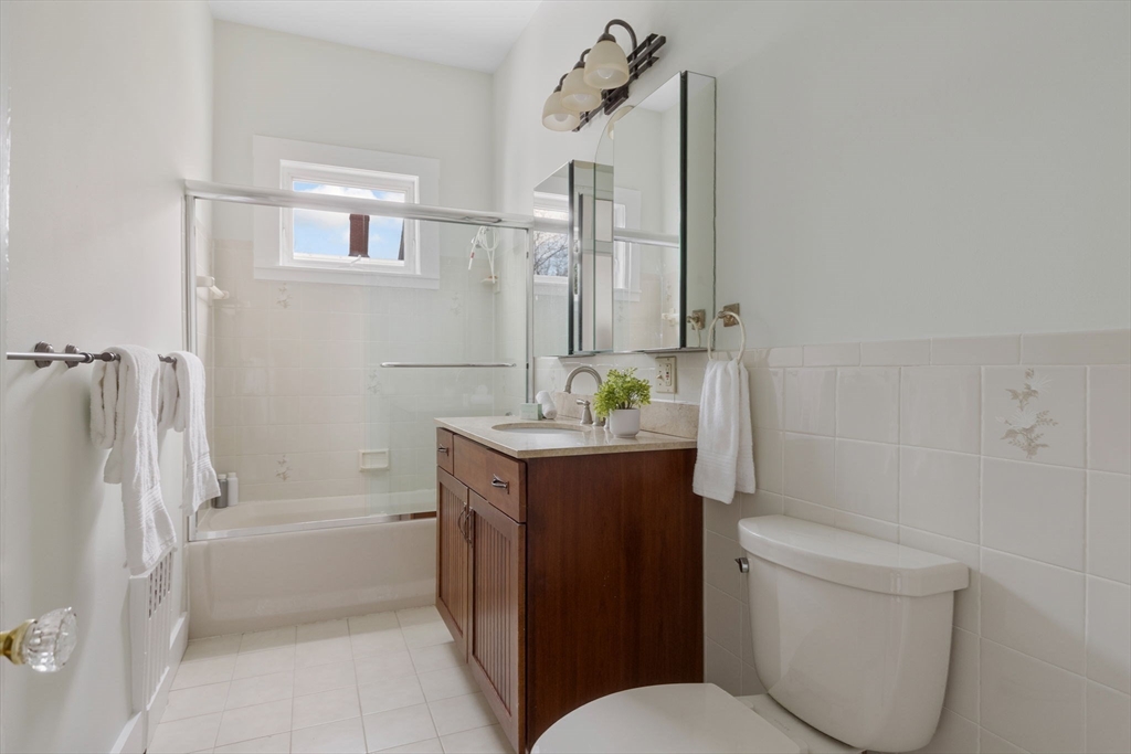 14 Center St, Watertown