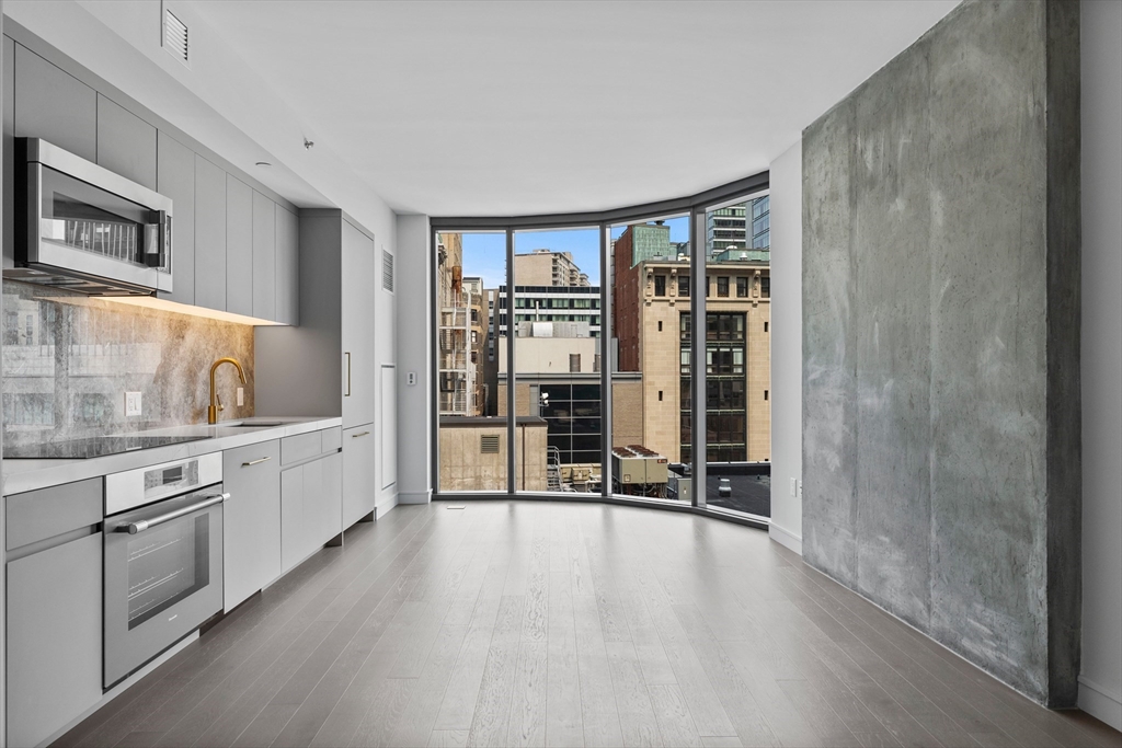 55 Lagrange St, Midtown