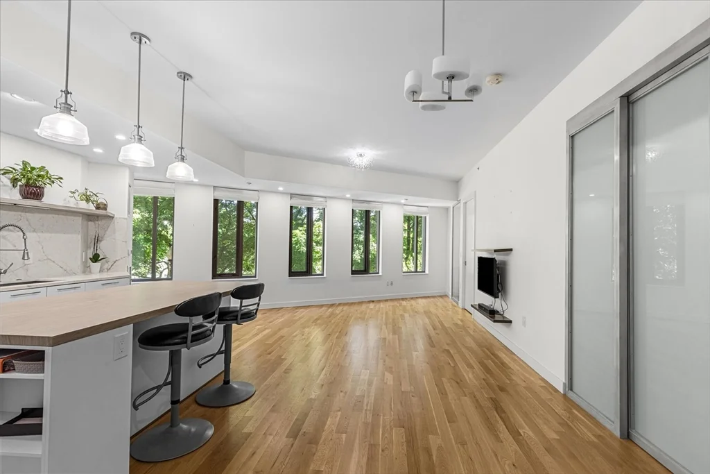 1313 Washington, South End