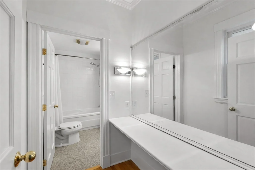 114 Trowbridge, Mid Cambridge