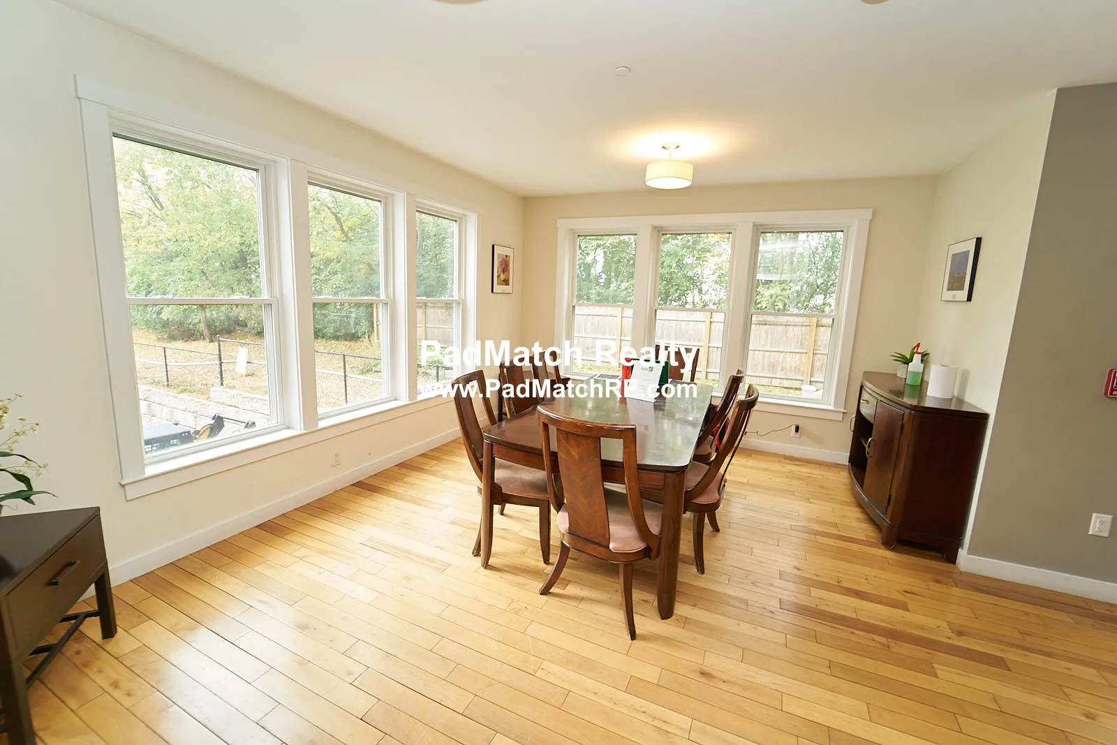 87 New St, Neighborhood Nine