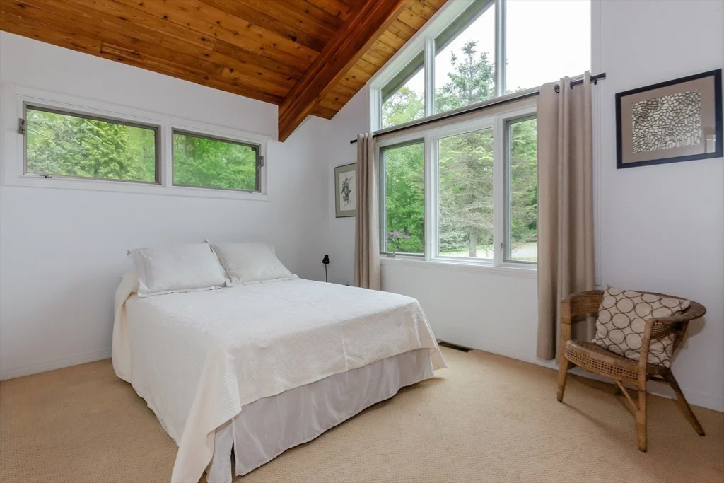 3 Nonquitt Ave, Nonquitt