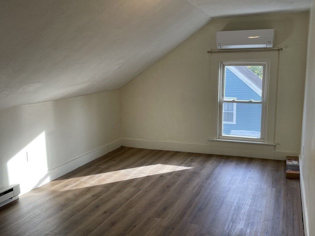 4 Underwood Ct, Westborough