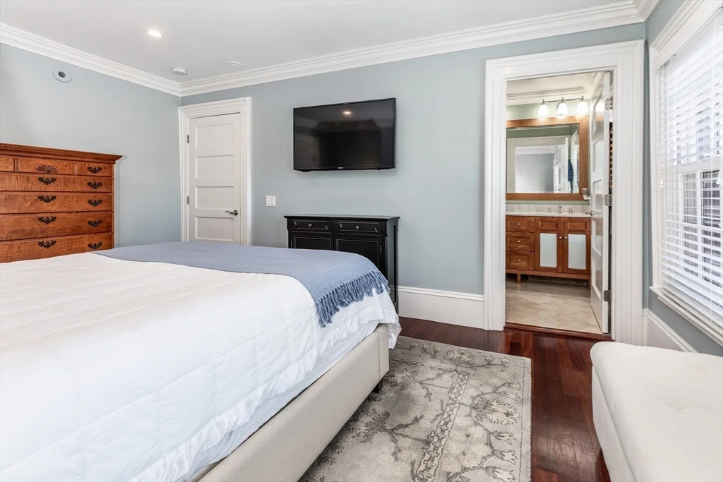 83 Montgomery St, South End