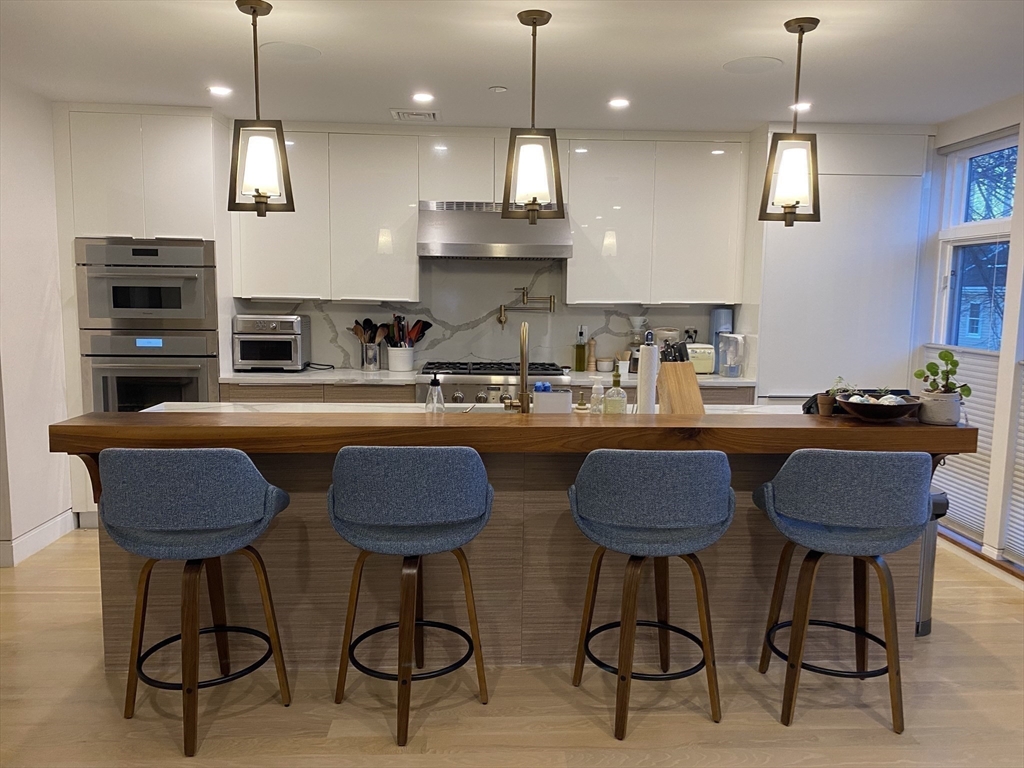 105 West 3rd St, South Boston