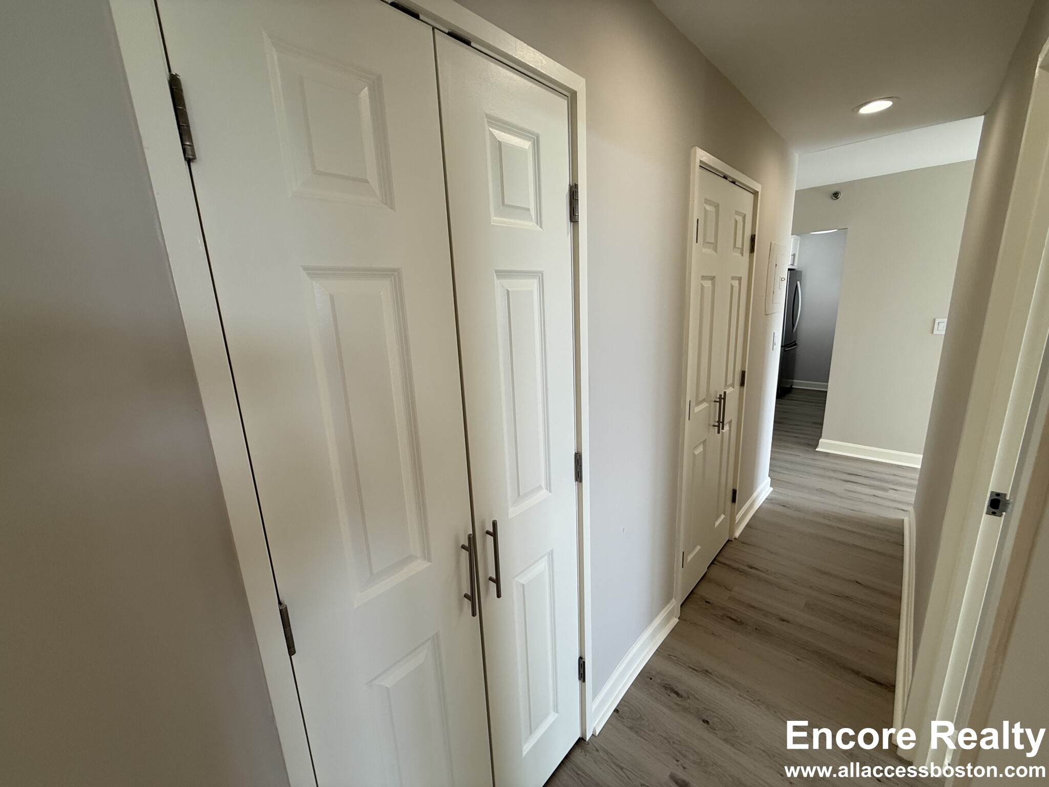 700 Huron Ave, Strawberry Hill