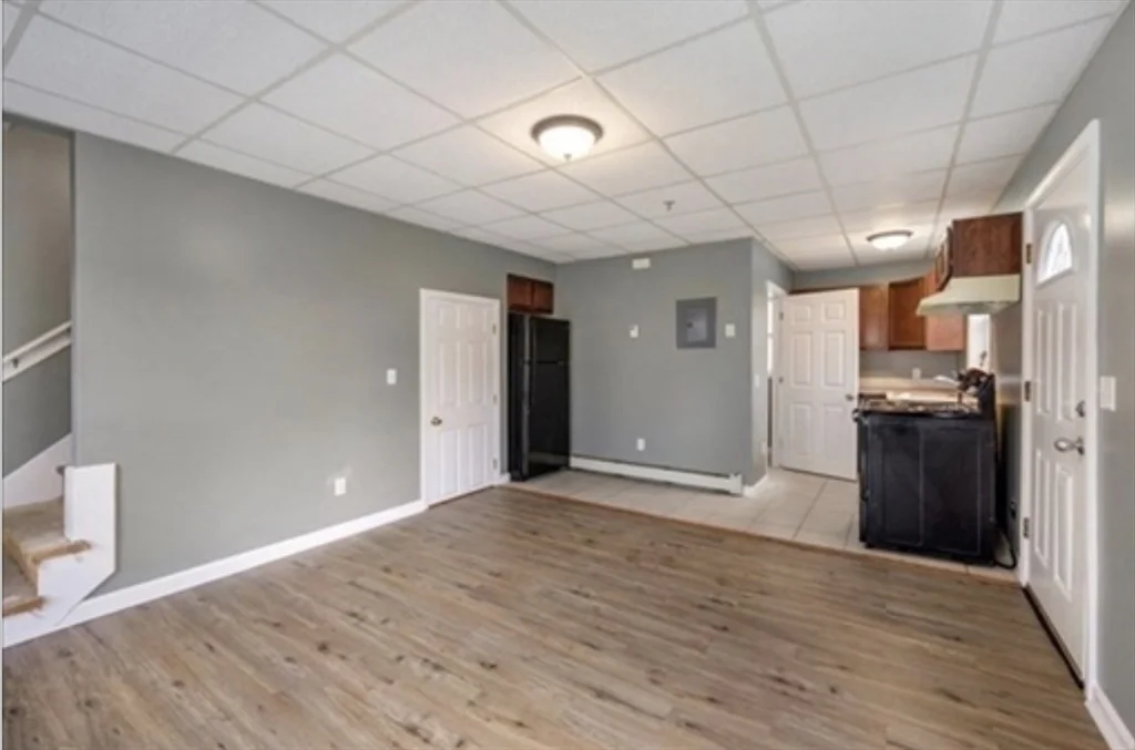 151 Whipple St, Fall River