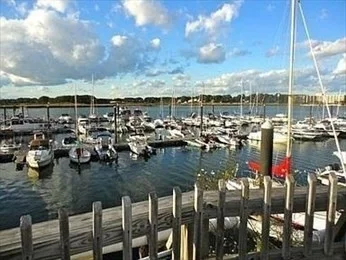 100 Cove Way, Quincy